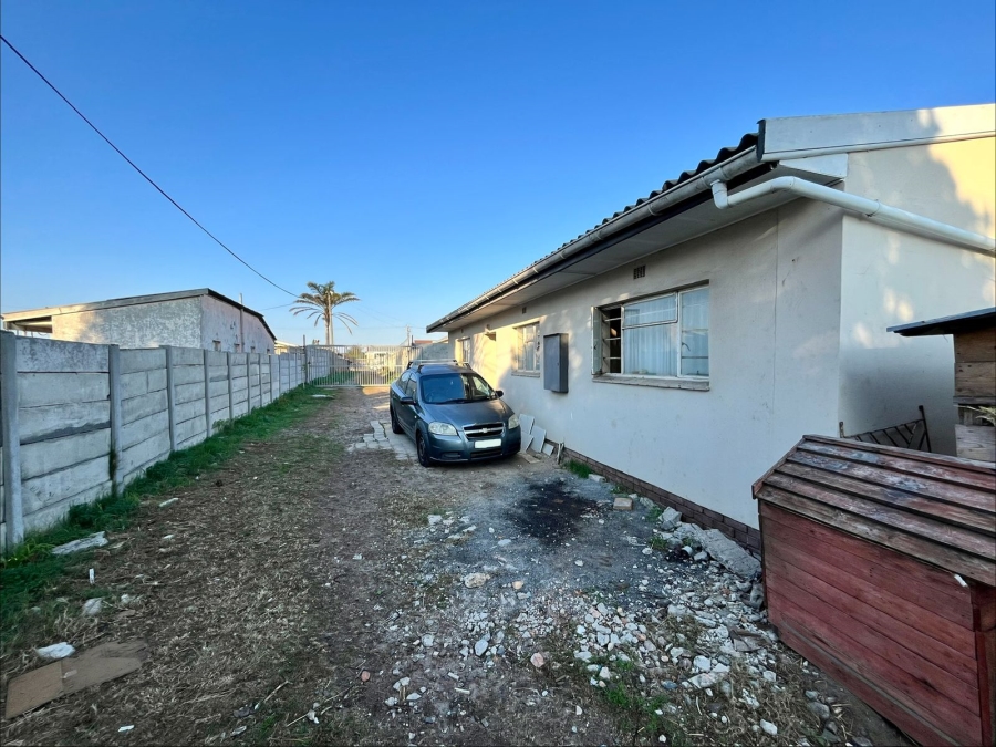 6 Bedroom Property for Sale in Riverton Western Cape